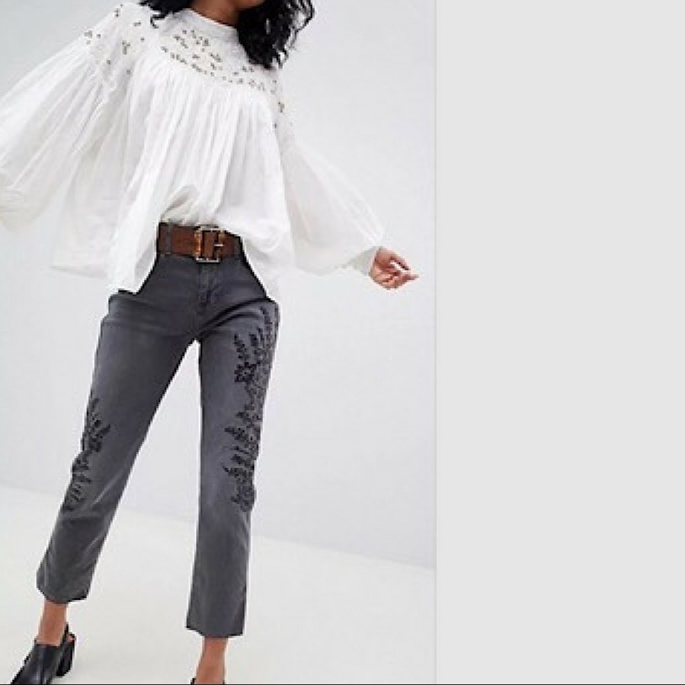 FREE PEOPLE Embroidered Girlfriend Jean NWT - Picture 2 of 6